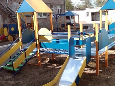 Дитячі майданчики для дітей з обмеженими можливостями